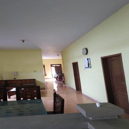 Oyo 90097 Homestay Sinta Ndani Putri Probolinggo Zewnętrze zdjęcie