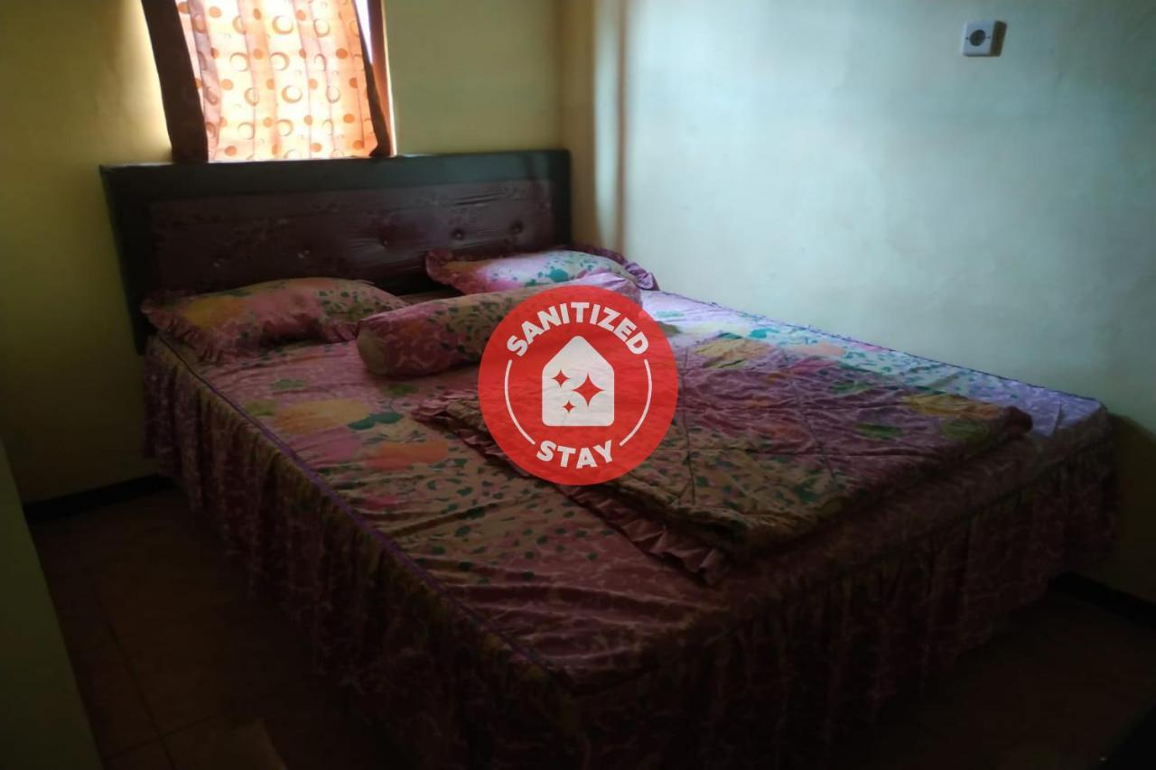 Oyo 90097 Homestay Sinta Ndani Putri Probolinggo Zewnętrze zdjęcie
