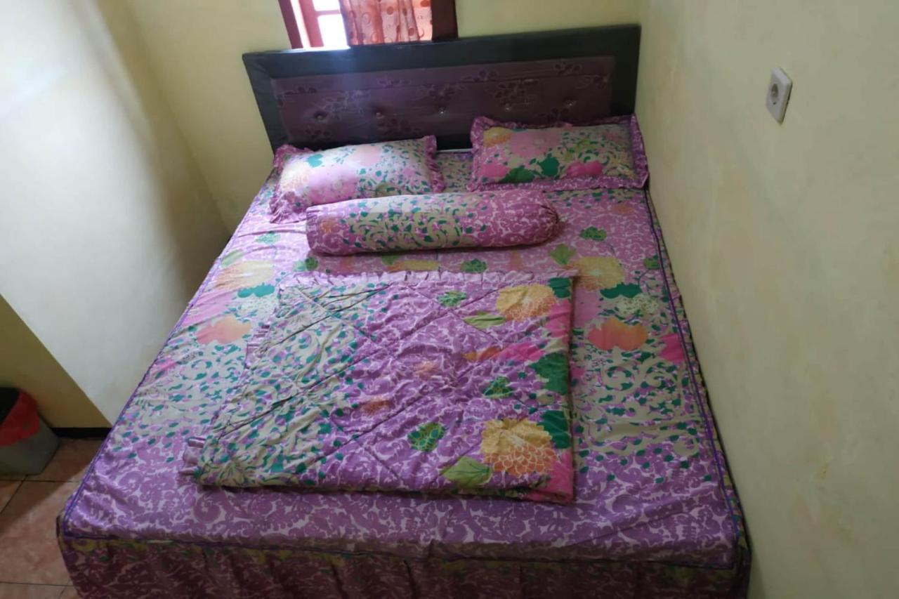 Oyo 90097 Homestay Sinta Ndani Putri Probolinggo Zewnętrze zdjęcie