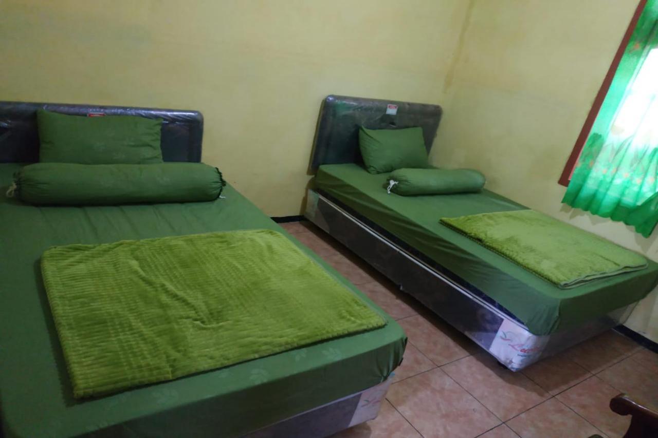 Oyo 90097 Homestay Sinta Ndani Putri Probolinggo Zewnętrze zdjęcie