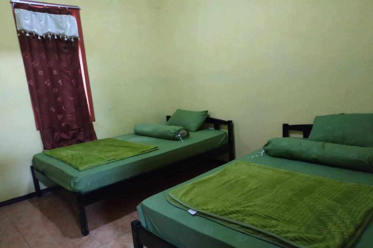 Oyo 90097 Homestay Sinta Ndani Putri Probolinggo Zewnętrze zdjęcie