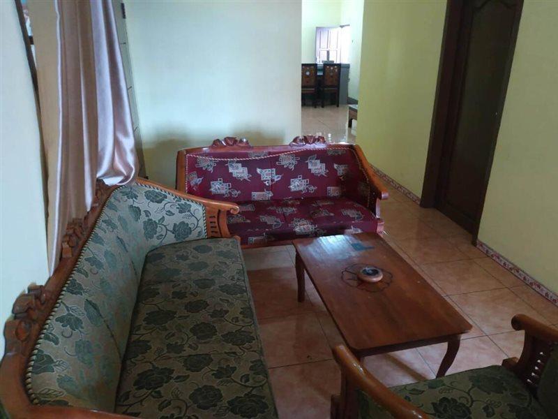 Oyo 90097 Homestay Sinta Ndani Putri Probolinggo Zewnętrze zdjęcie