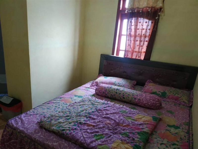 Oyo 90097 Homestay Sinta Ndani Putri Probolinggo Zewnętrze zdjęcie